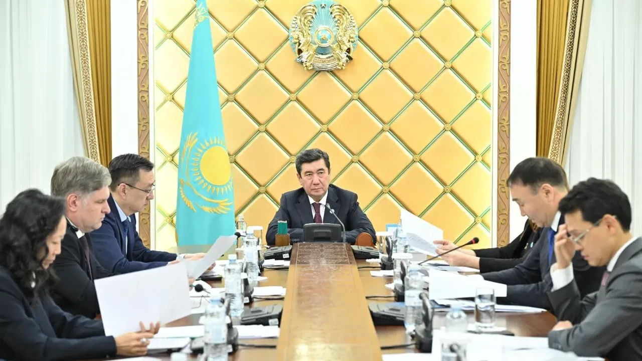 Халық Кеңесінің тұрақты комитет төрағалары мен құрамы бекітілді
