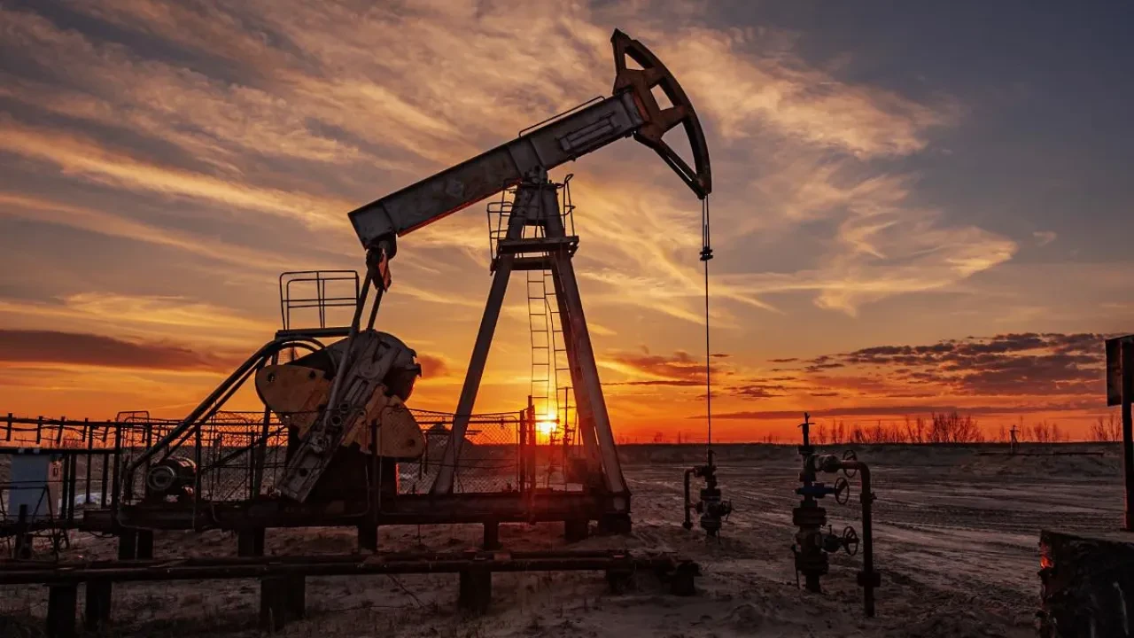 Global Oil Surge: Brent Surpasses $110 Amid Middle East Supply Fears and Shrinking US Reserves