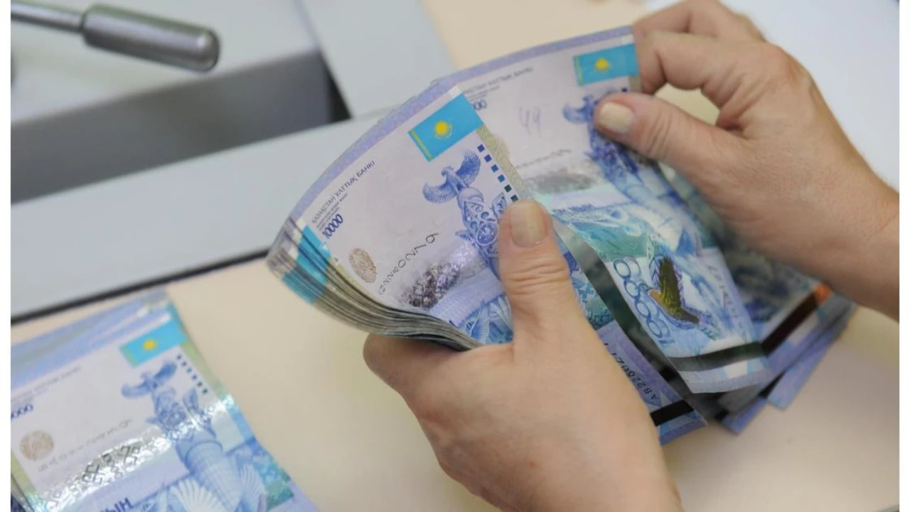 Өз қалауымен жәрдемақыдан бас тарту: Қазақстандықтар өз ұстанымдарын түсіндірді