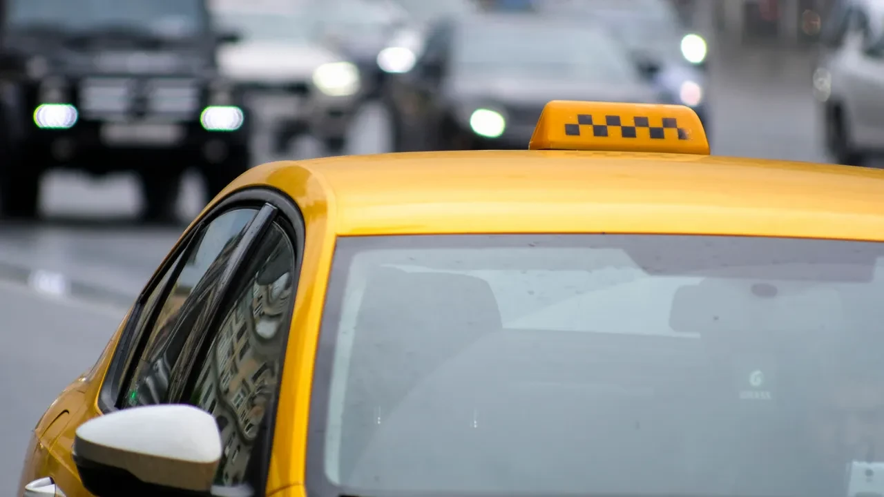 Астанада жолаушыға әдепсіз ұсыныс айтқан inDrive жүргізушісі 10 тәулікке қамалды