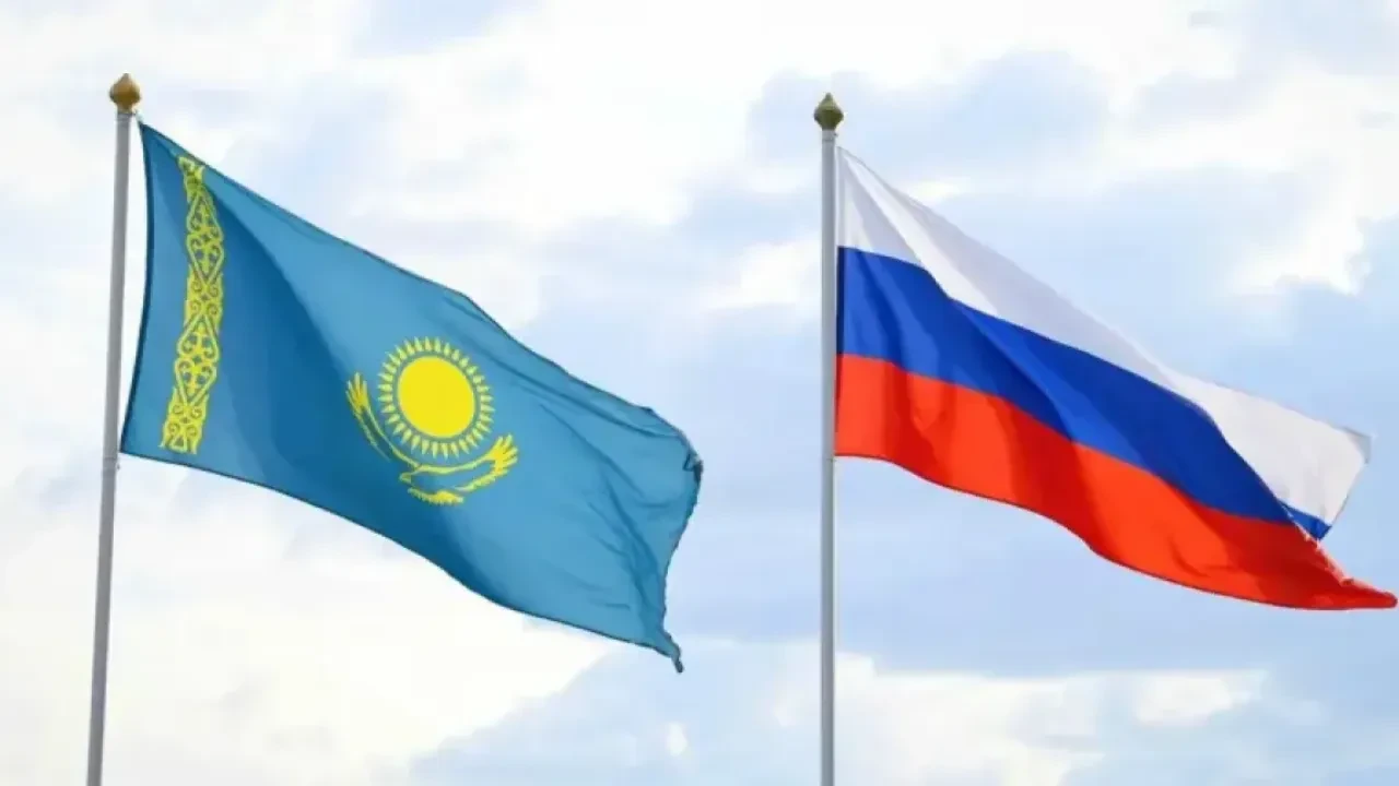 Соғысқа қарамастан: жарты жылда 122 мың қазақстандық Ресейге жұмыс істеуге барған