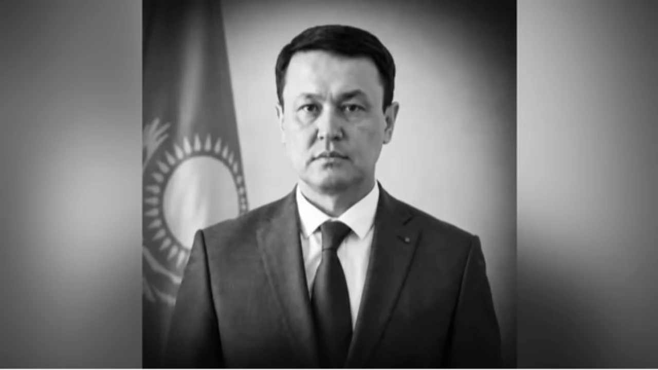 Атырауда шенеунік пәтерінен өлі табылды