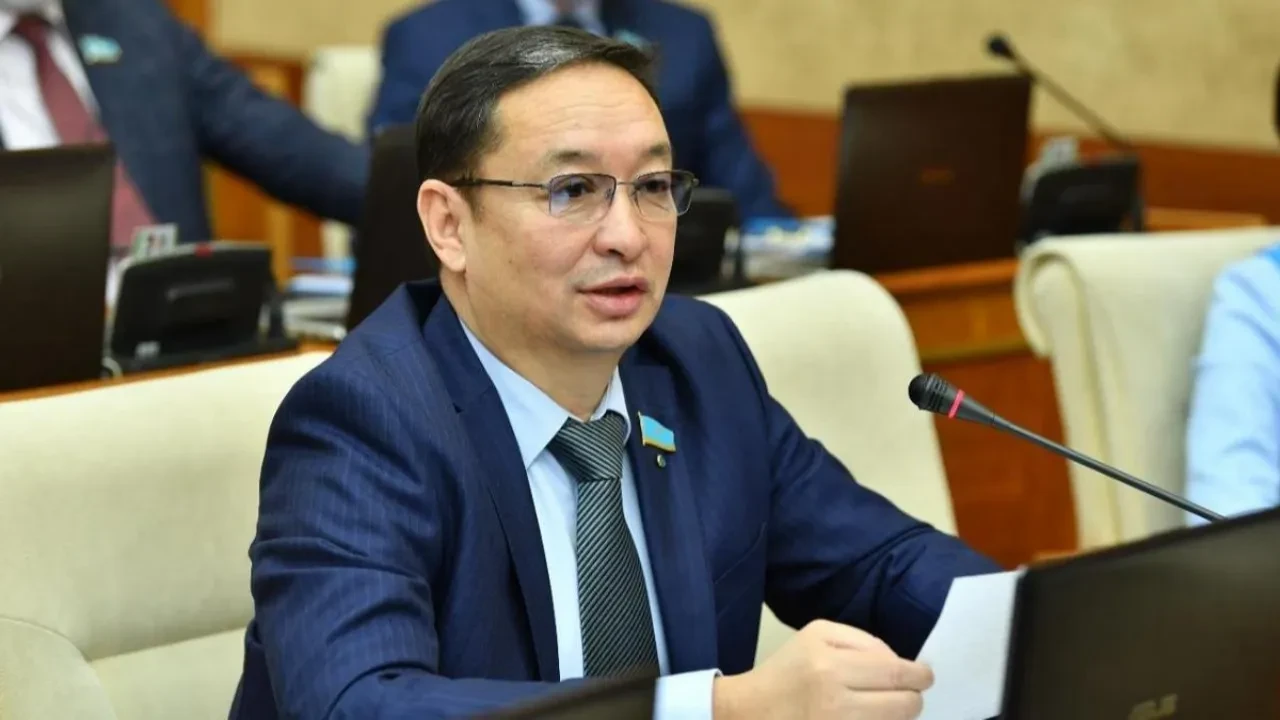 Миллиондаған тонна мұнай игерілмей қалуда: депутат дабыл қақты