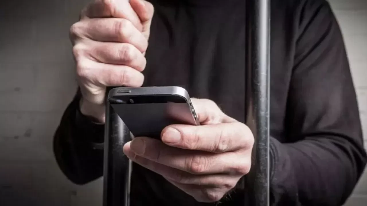 Қазақстанда сотталғандарға смартфон пайдалануға рұқсат берілуі мүмкін
