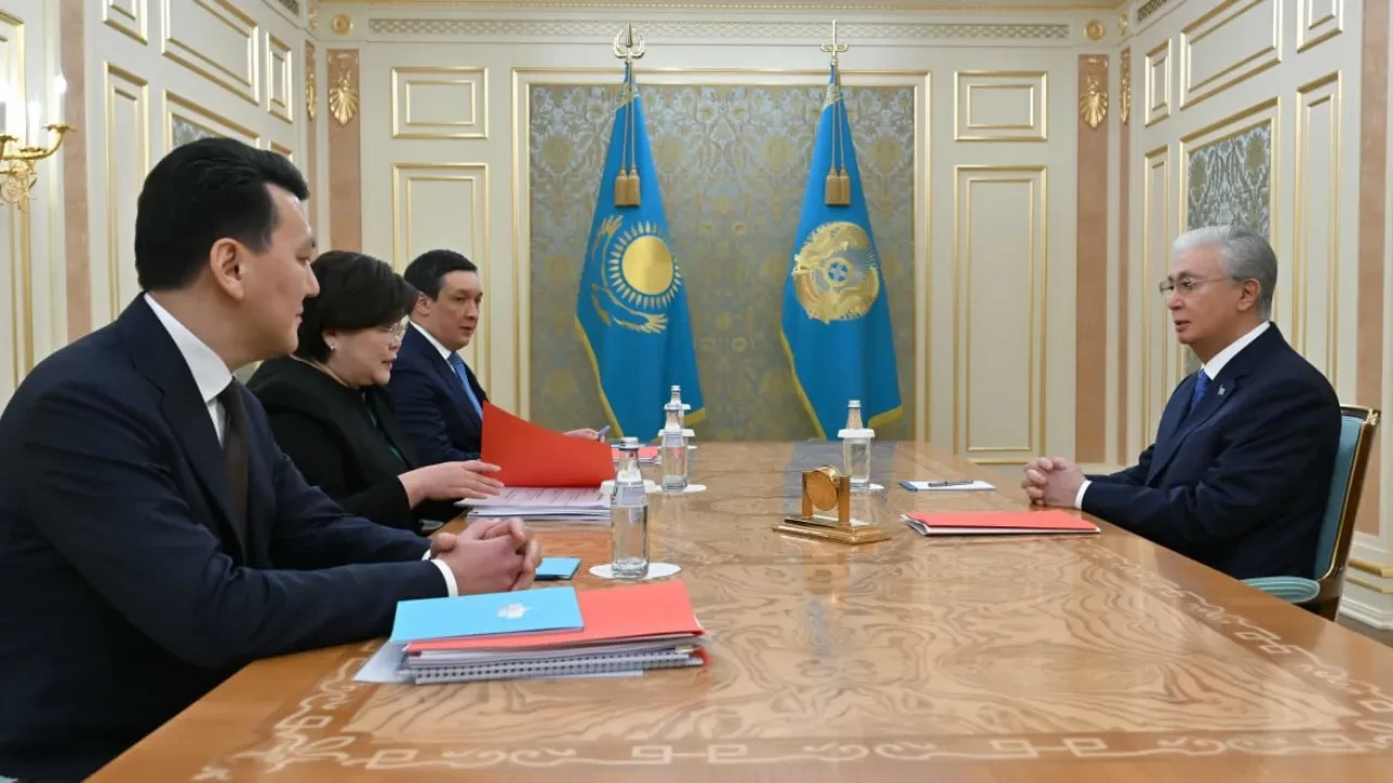 Тоқаев жаңа Конституция бойынша референдум жариялайды: Комиссия жобаны таныстырды