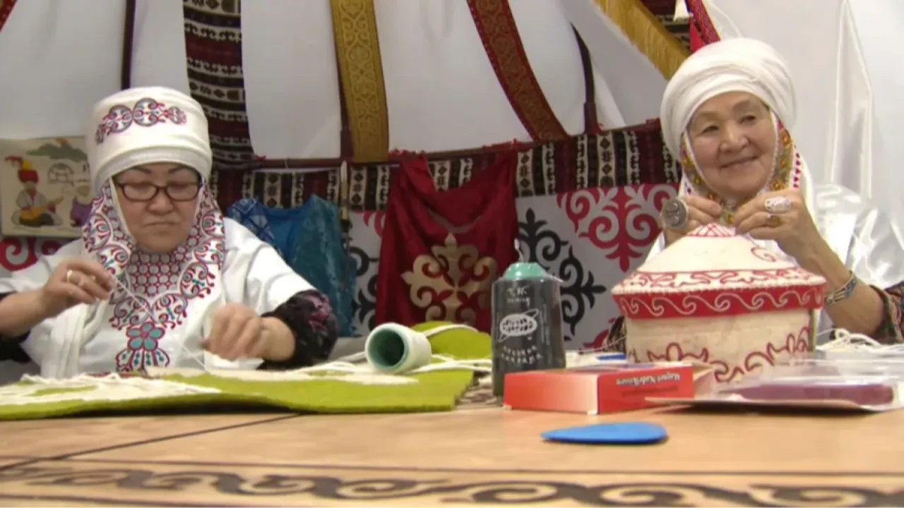 В Алматы хотят изготовить самый длинный сырмак