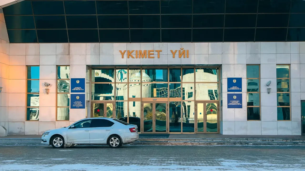 Если одобрят новую Конституцию, то с 1 июля правительство Казахстана уйдет в отставку