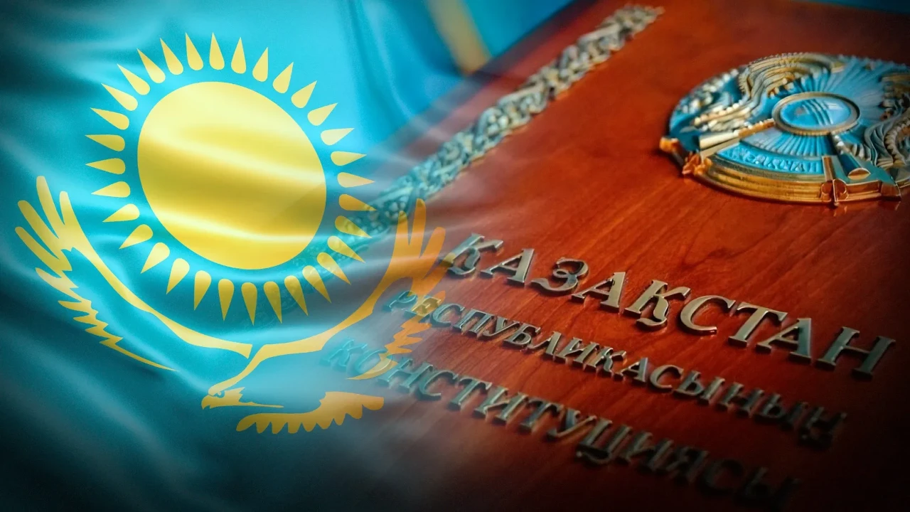 Жерді сату, «суперпрезидент», медицинаның жойылуы: Конституция жобасы туралы не нәрсе фейк болып шықты?