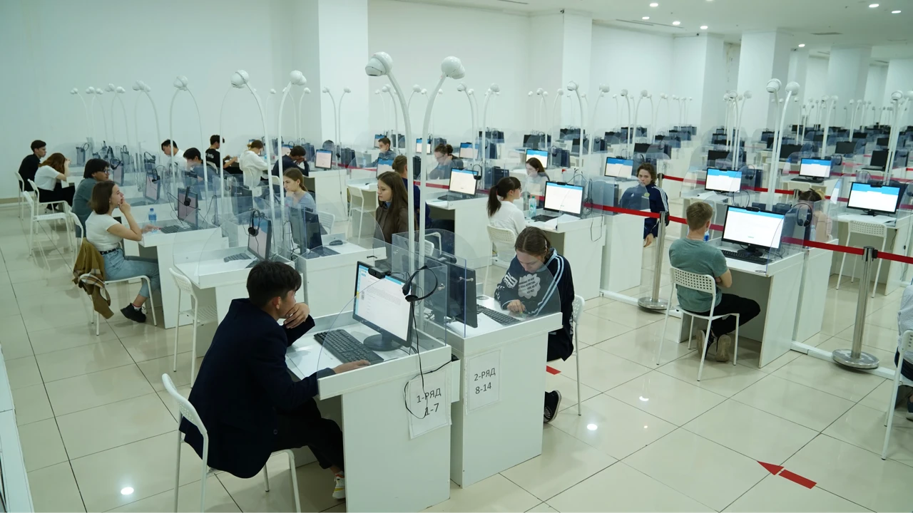 Қаңтар айының ҰБТ-сында 92 талапкер аудиториядан мүлдем шығарылды