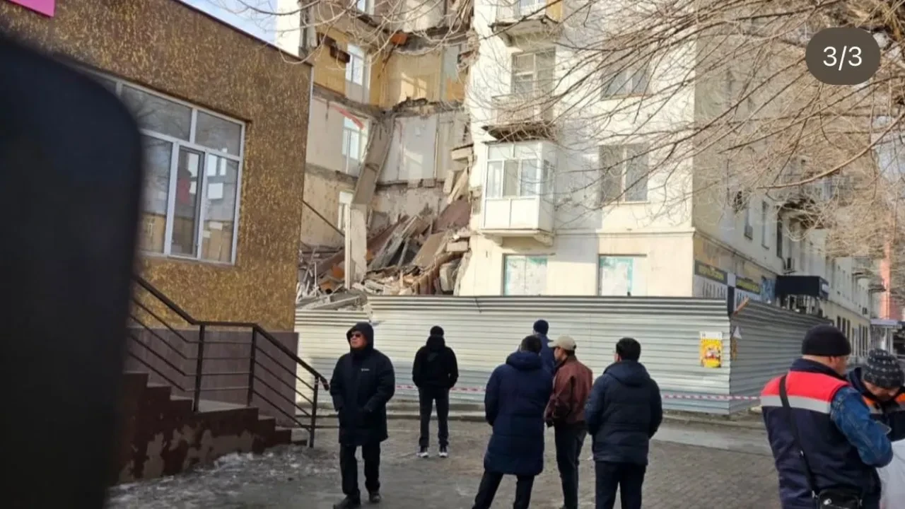 В Балхаше рухнул подъезд пятиэтажки