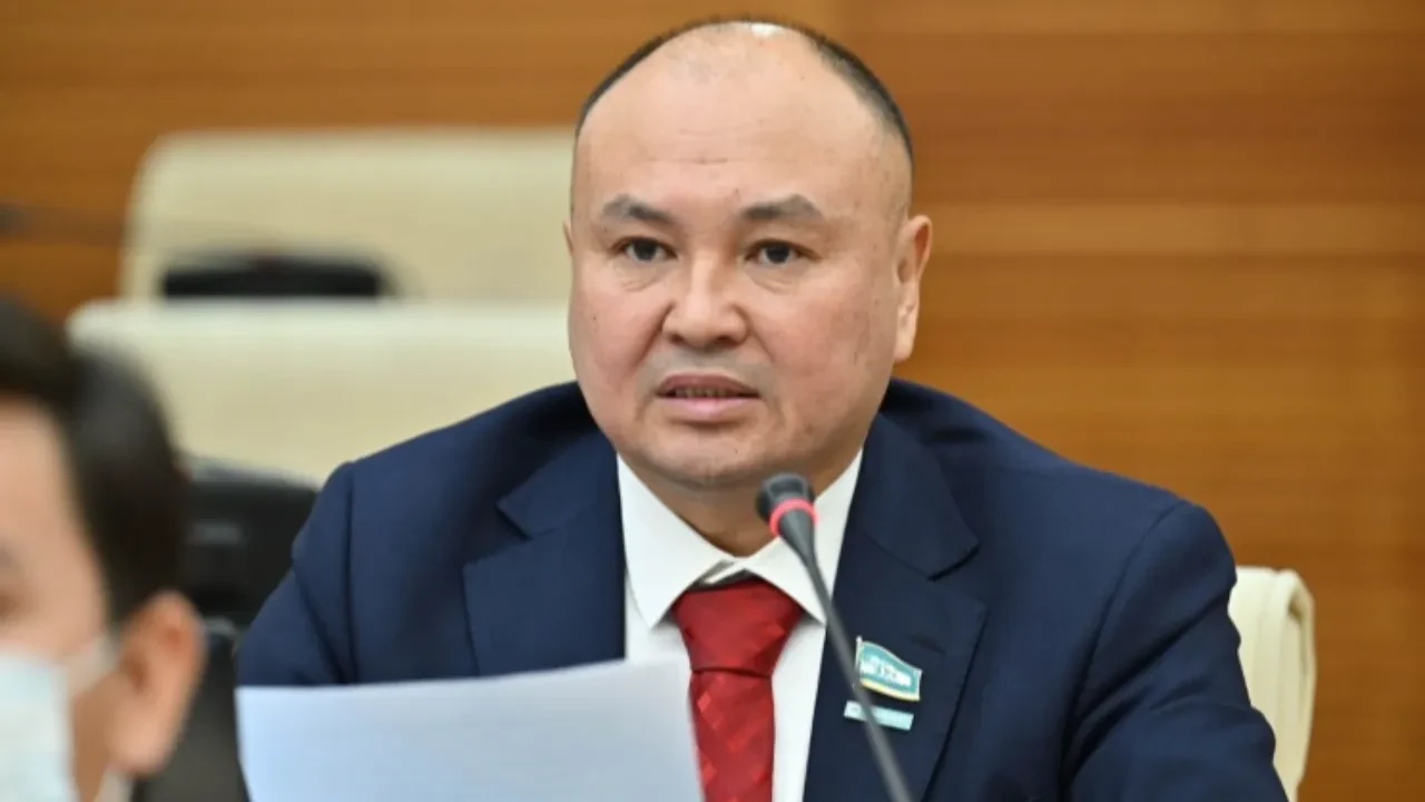 Депутат предложил уволить сотрудников QazaqGas за “распитие кофе”