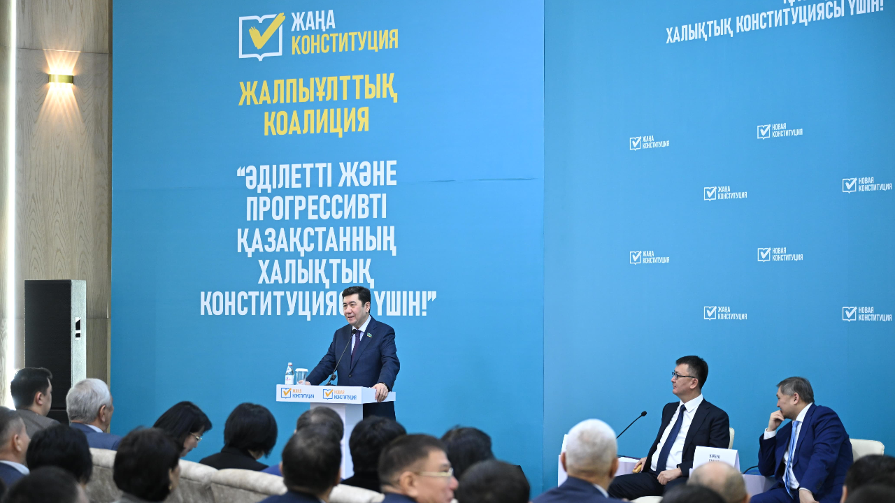 Халықтық Конституция үшін коалициясы Шымкент тұрғындарының сұрақтарына жауап берді