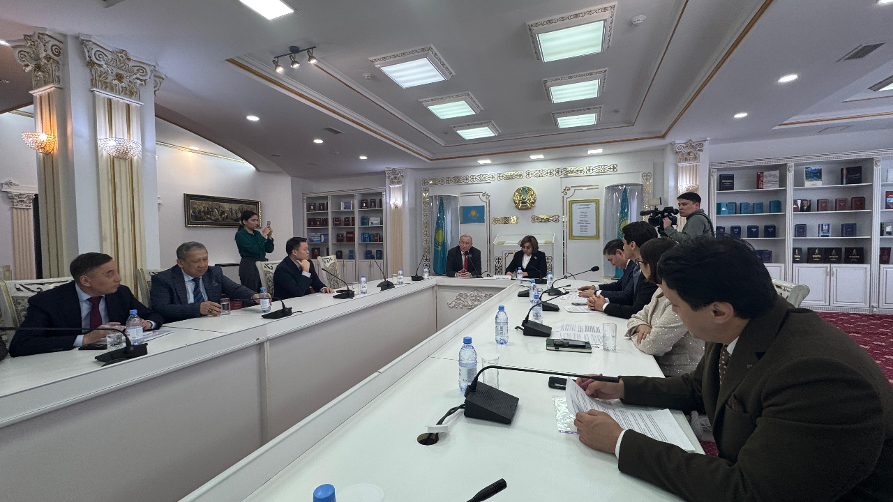 Астанада Конституциялық реформа – 2026 аясында сөз бостандығы мен ақпараттық жауапкершілік мәселелері талқыланды