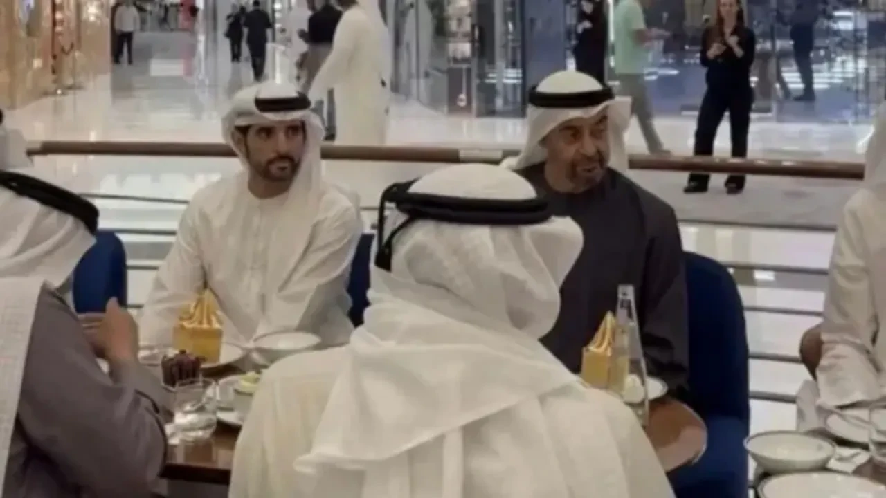БАӘ Президенті мен Дубай ханзадасы халықты сабырға шақыру үшін сауда орталығында кешкі ас ішті