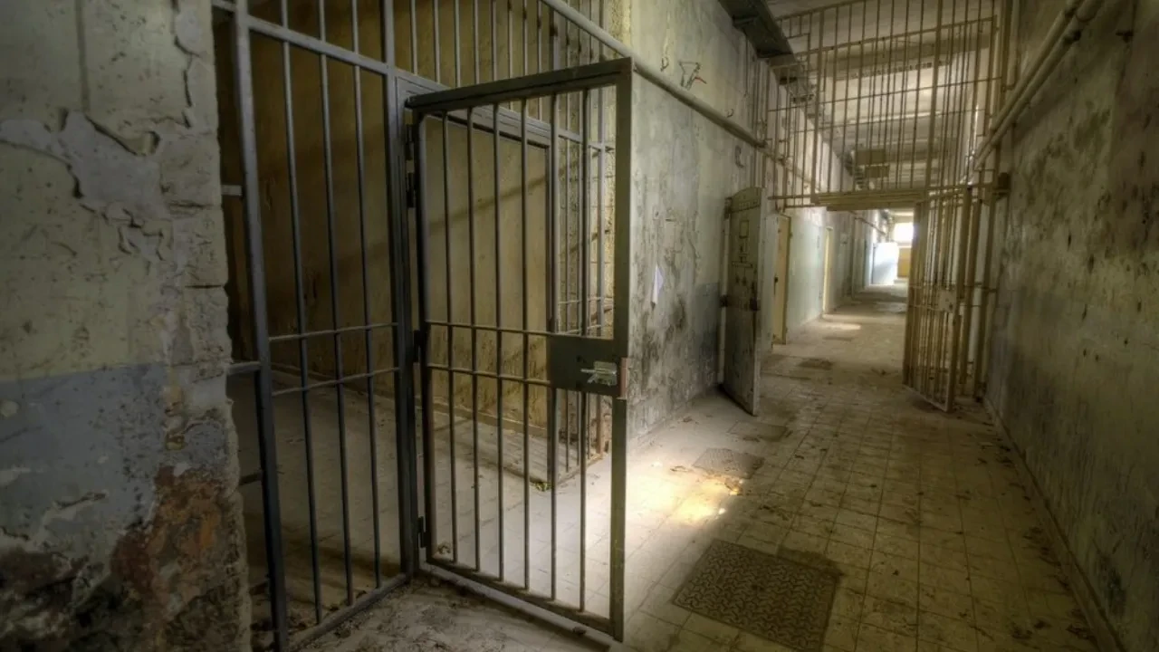 Вторая смерть в тюрьме с начала года: в Атырау сообщили о смерти заключенного