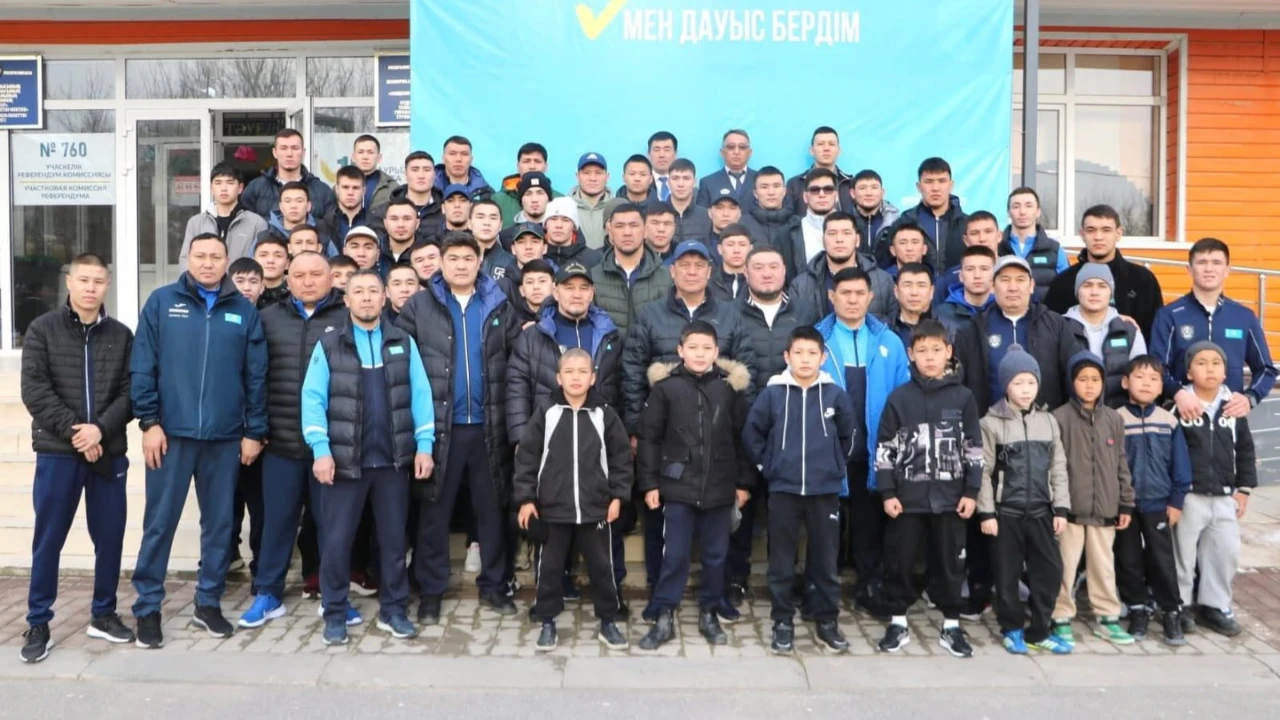 Түркістанда ұлттық құрама боксшылары референдумда дауыс берді