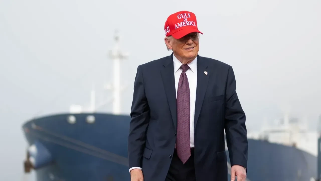 WSJ: Трамп Ормуз бұғазы жабық болса да, Ирандағы әскери операцияны тоқтатуға дайын