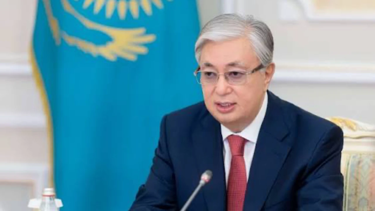 Ваш выбор не просто галочка в бюллетене, а веское слово за Народную Конституцию – Токаев обратился к молодежи