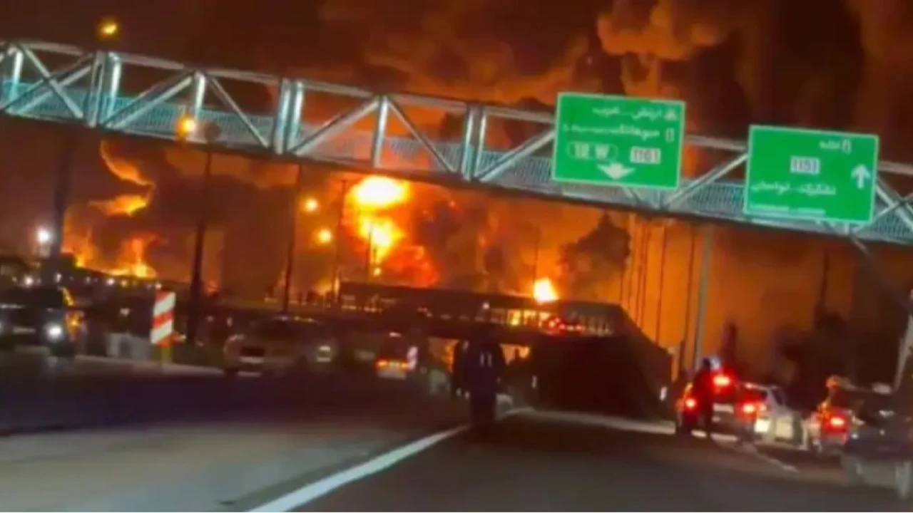 Израиль Иранның мұнай нысандарына жасалған әуе шабуылын ресми түрде растады