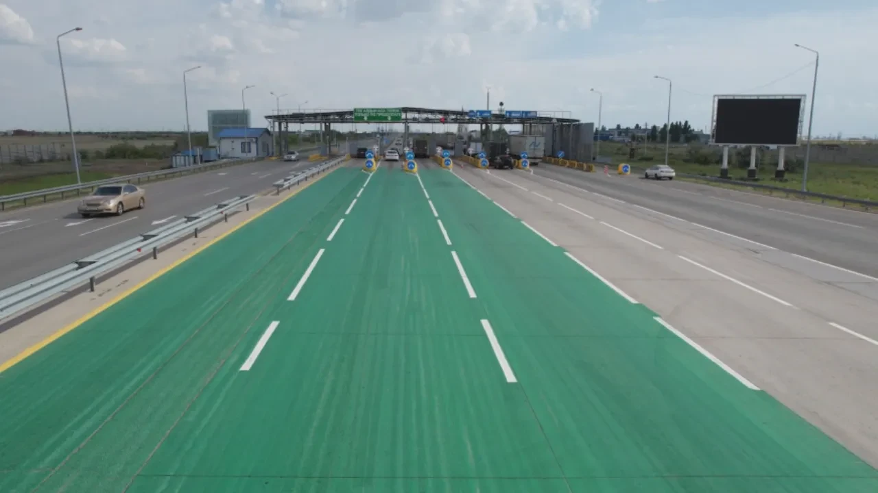 «КазАвтоЖол» раскрыл, на что тратит деньги водителей