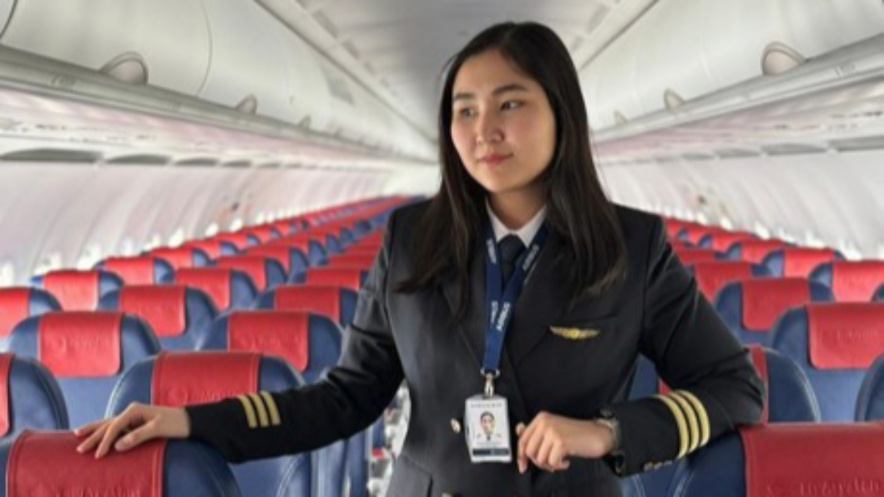 Көк аспанды серік етіп, әуе кемесін сенімді тізгіндеген қазақ қызы