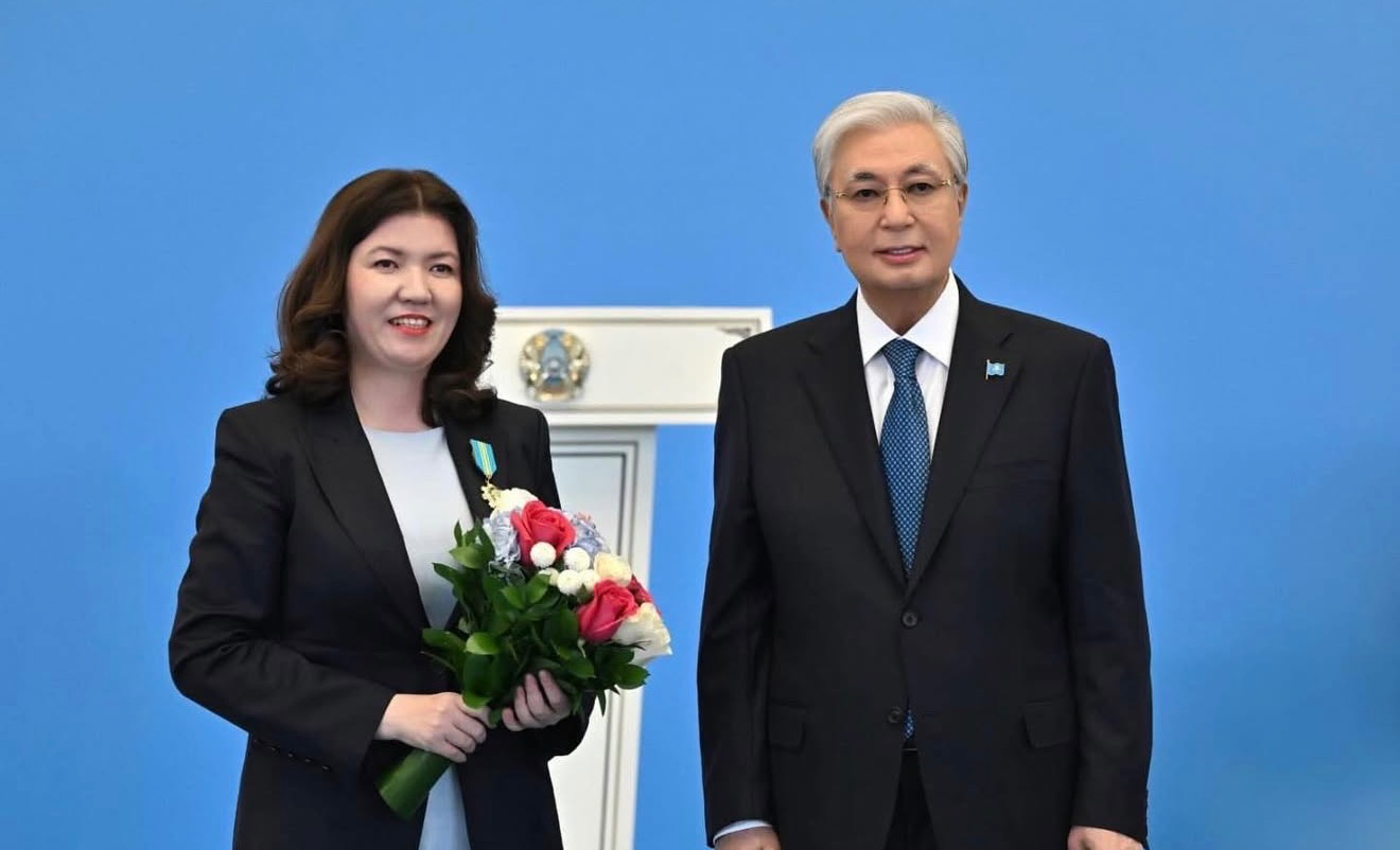 Президент оқу-ағарту министрі Сүлейменова Жұлдыз Досбергенқызын “Парасат” орденімен марапаттады