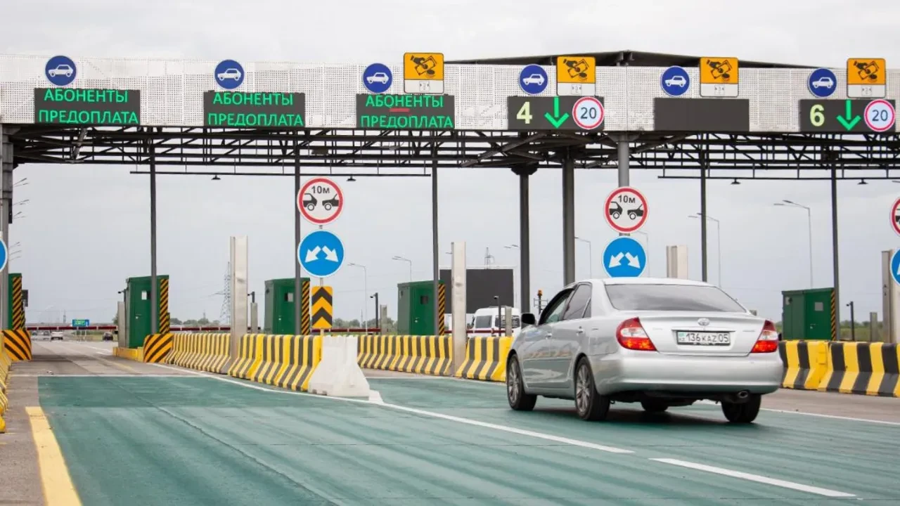 В Казахстане ослабили правила проезда по платным дорогам