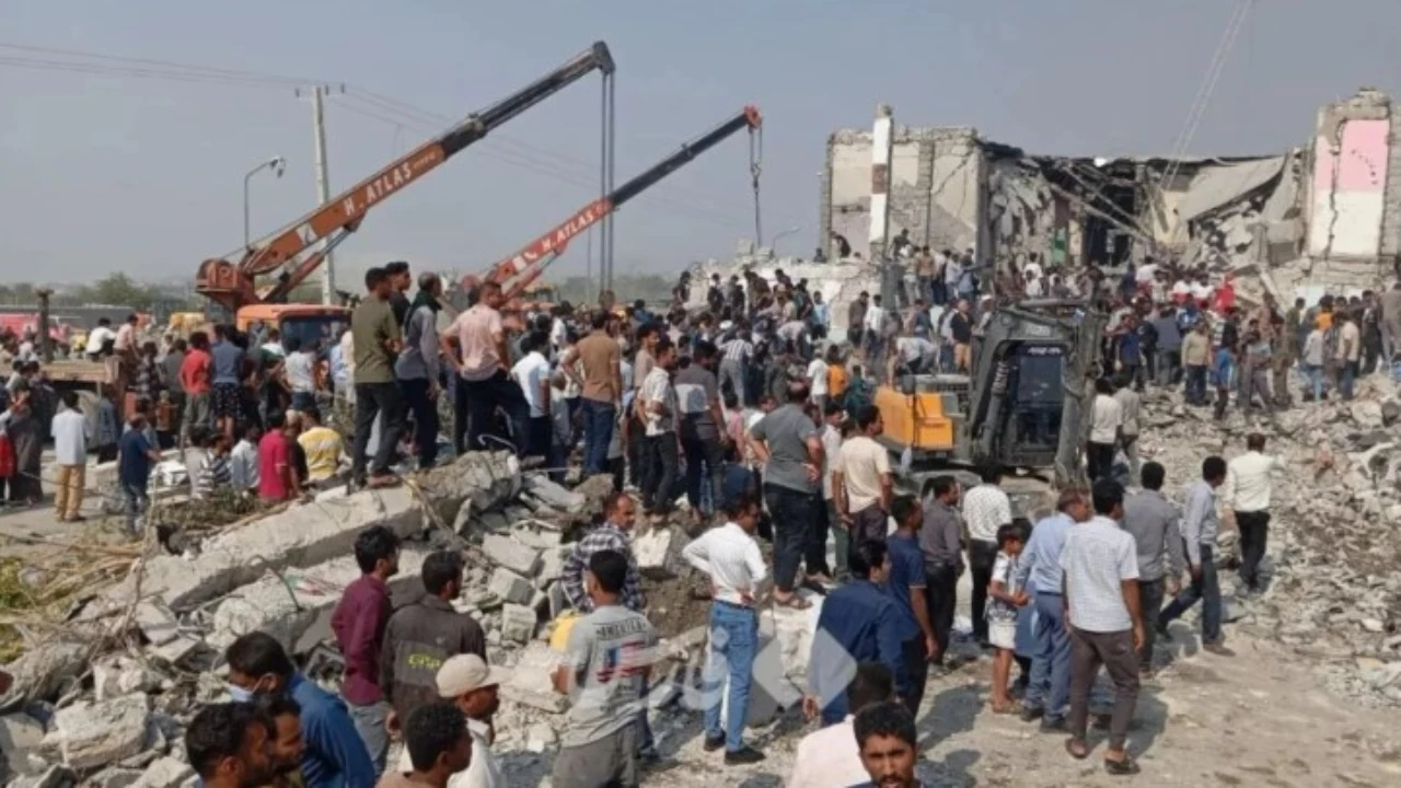 Ирандағы мектепке жасалған шабуыл: Қаза тапқандар саны 153 адамға дейін жетті