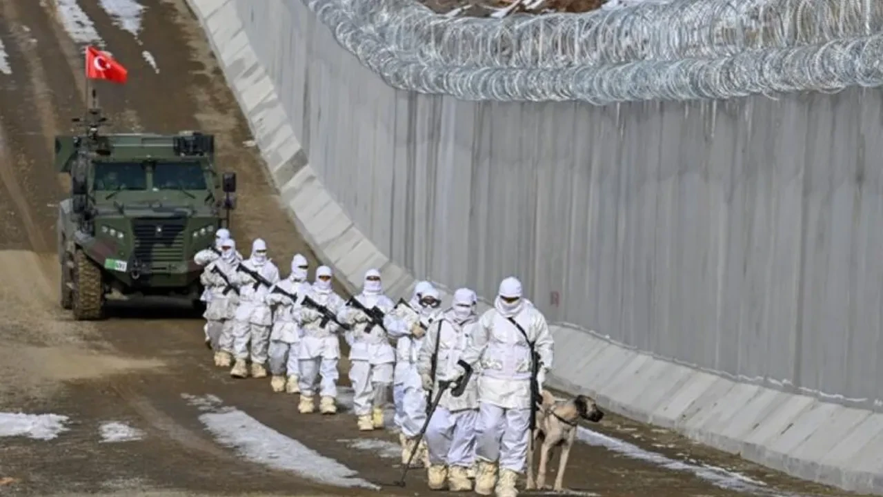 Эрдоган закрывает границы с Ираном, опасаясь беженцев