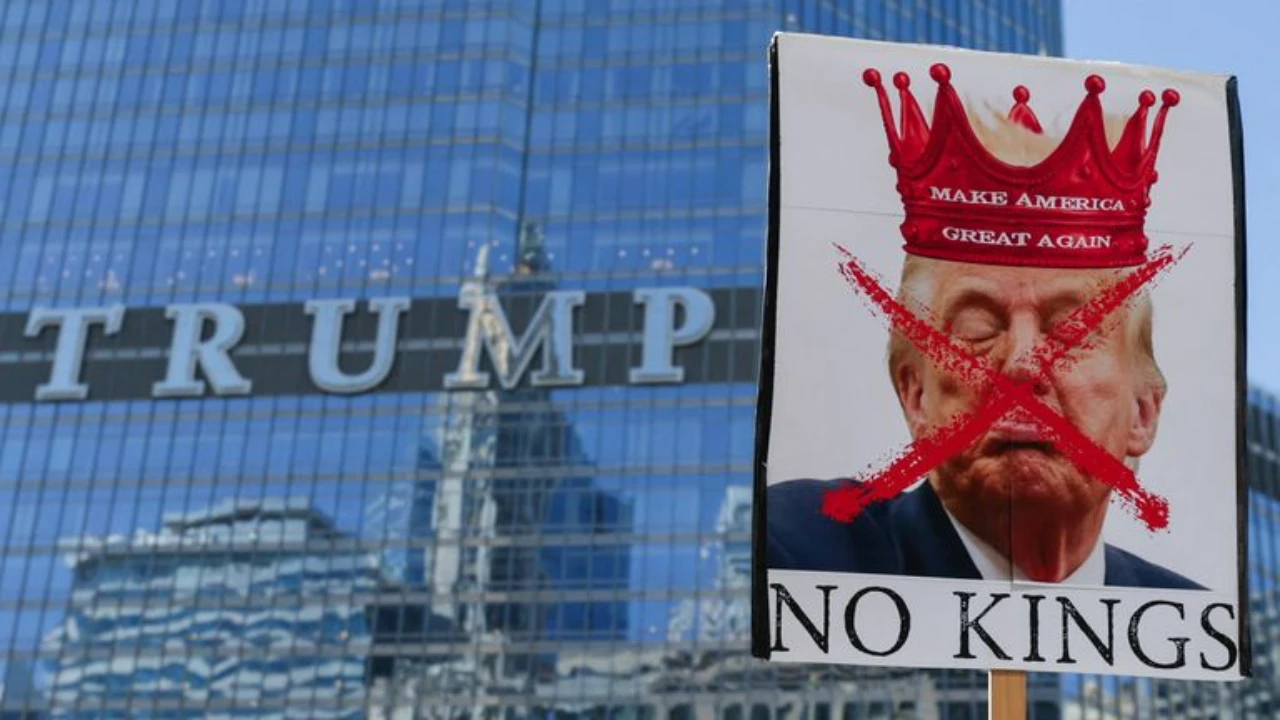 Massive protests against Trump across US