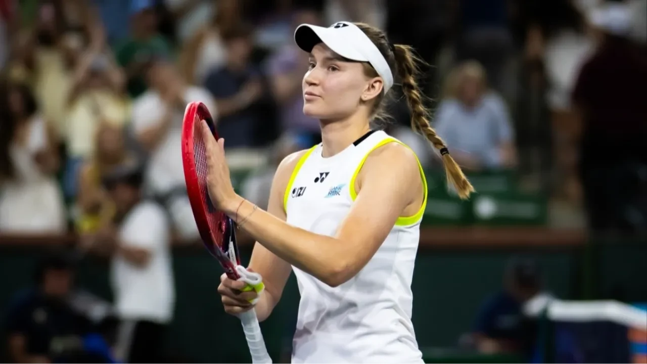 Елена Рыбакина официально стала второй ракеткой мира