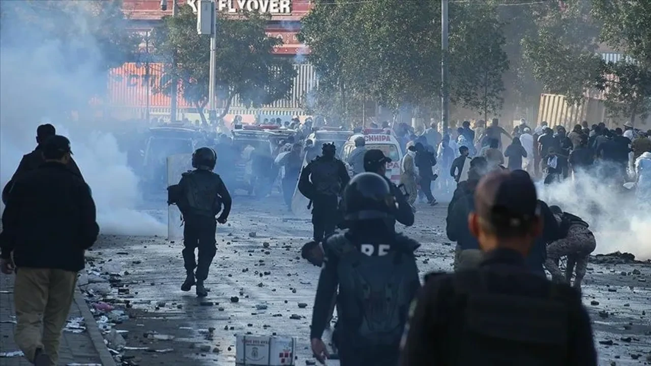 В Пакистане ввели комендантский час после событий в Иране