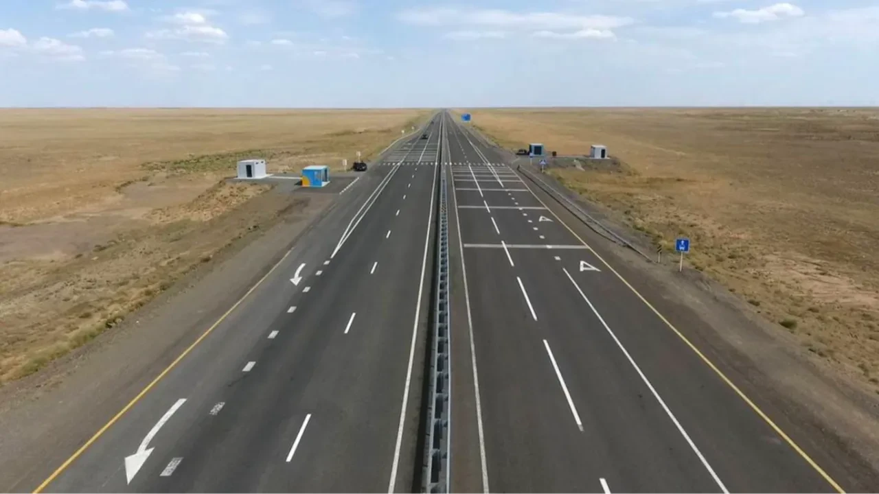 В Казахстане еще 6 трасс станут платными