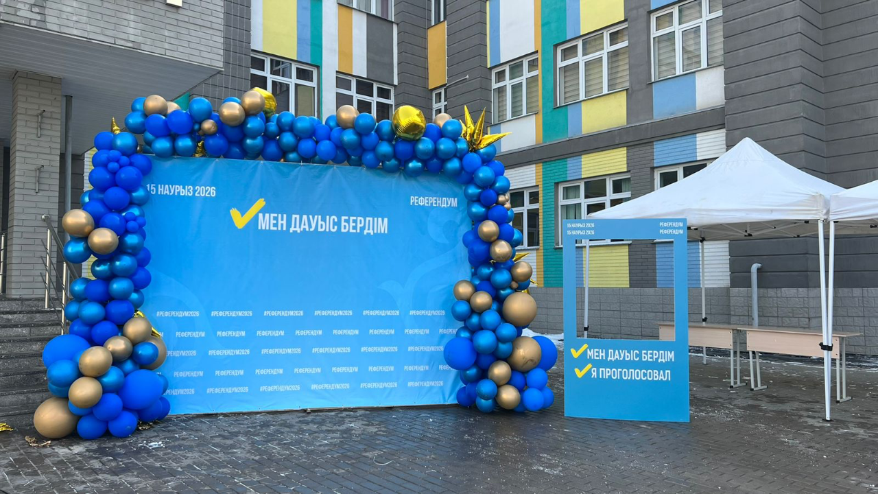 Алматыдағы сайлау учаскелерінде қала тұрғындары үшін фотоаймақтар ұйымдастырылды