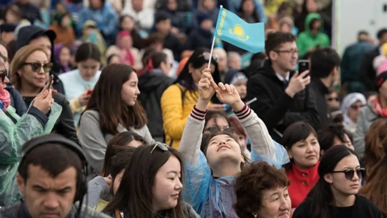 Әлемнің ең бақытты елдері аталды: Қазақстан нешінші орында?