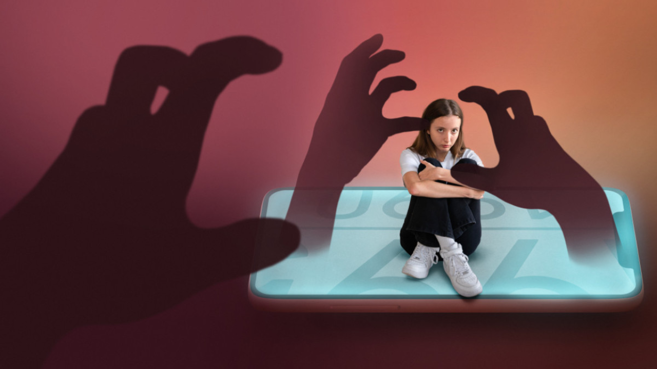 Кибербуллингке қарсы соққы: Еліміздің мектептерінде жаңа заң сабақтары басталды