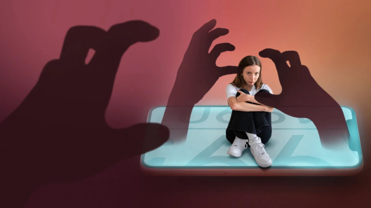 Кибербуллингке қарсы соққы: Еліміздің мектептерінде жаңа заң сабақтары басталды