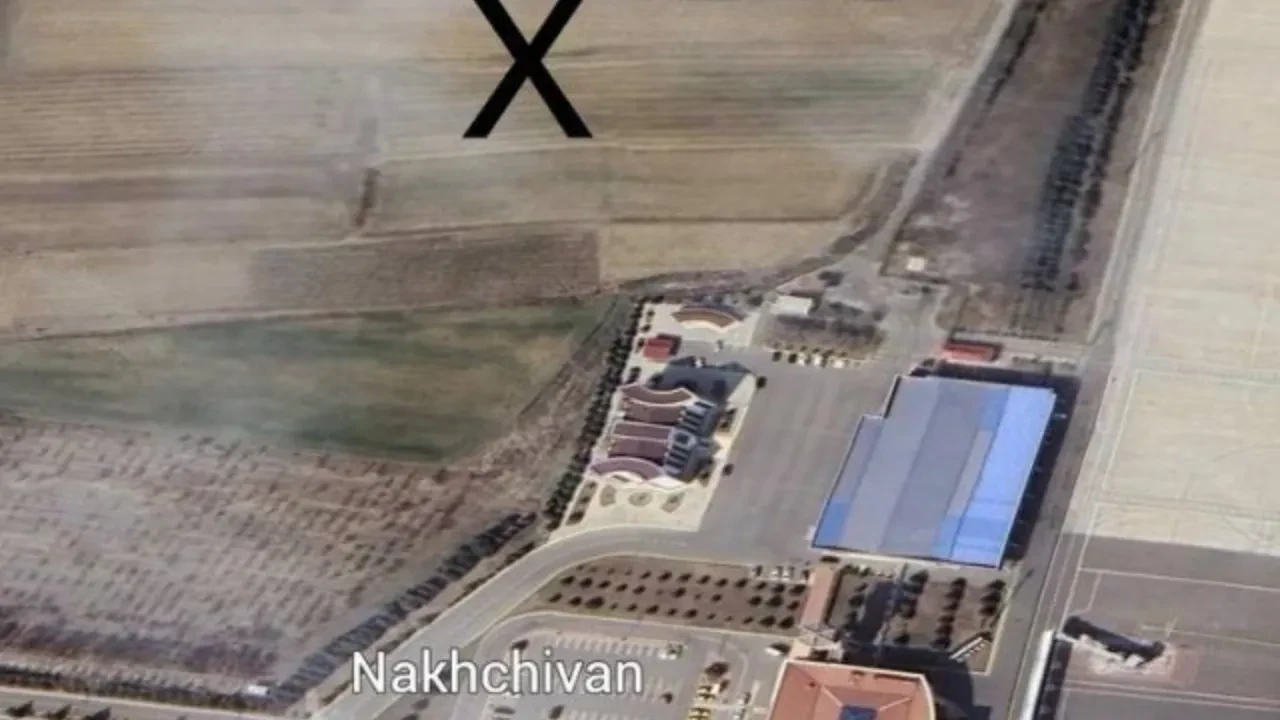 В сети появились кадры удара иранской ракеты по аэропорту Азербайджана