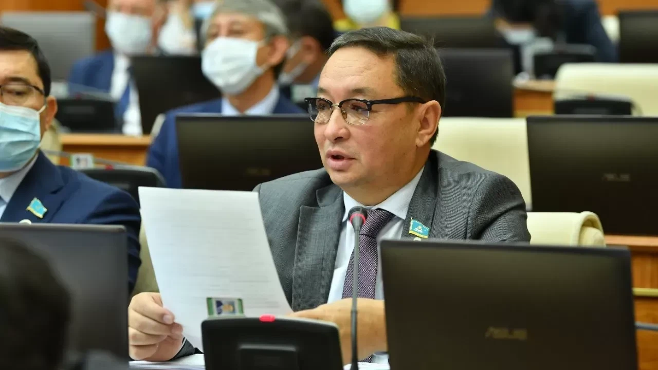 Депутат Үкіметтен қазақстандықтарды эвакуациялау шығындарын кім өтейтінін сұрады