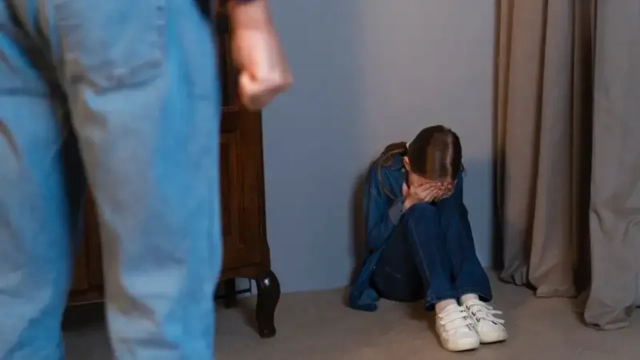 Екі жылдан өмір бойына: Сот 13 жасар қызды зорлаған ер адамға шыққан үкімді қайта қарады