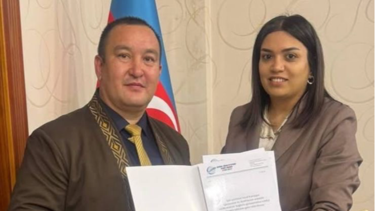 Баку төрiнде қазақ ақыны Саят Қамшыгердің жаңа кітабы таныстырылды