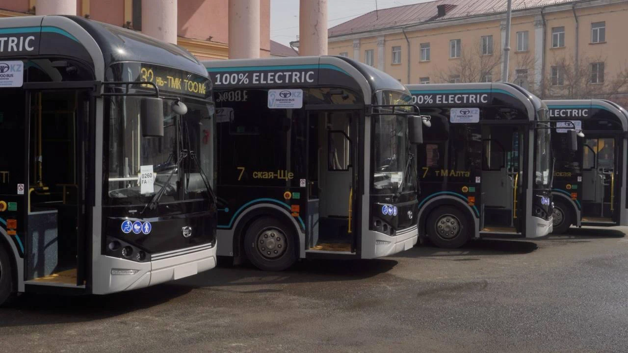 Өскеменде экологиялық таза электробустар қатынай бастайды