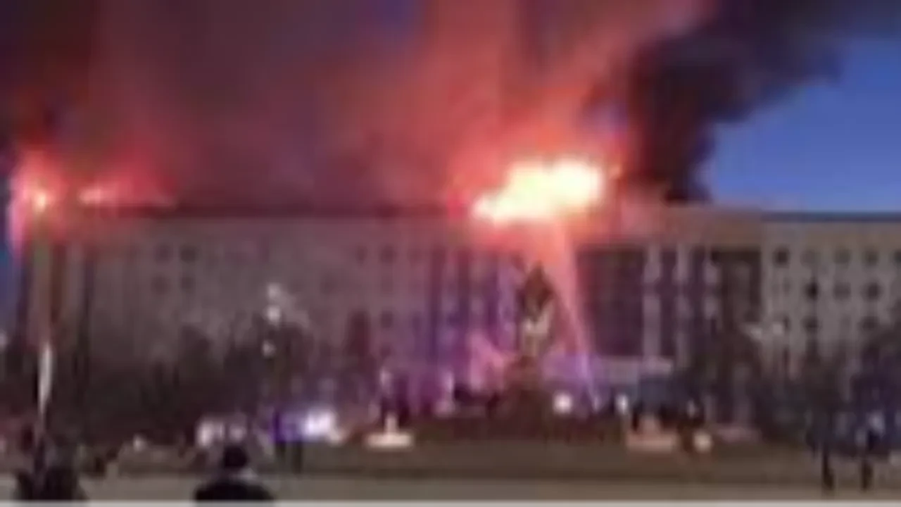 Названа предварительная причина пожара в акимате Актюбинской области