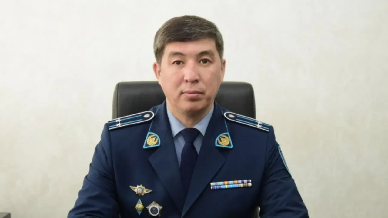 Атырау полициясының бастығы темір торға қамалды