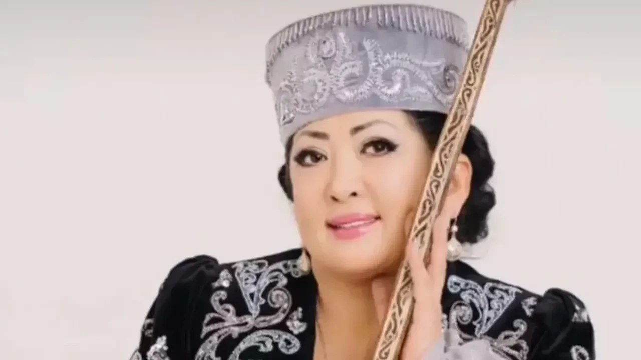 Домбра ищет себе место на борту казахстанских самолетов