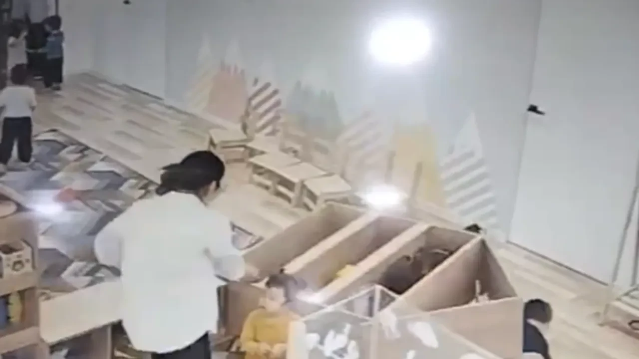 В атырауском детском саду на детей упал незакрепленный шкаф