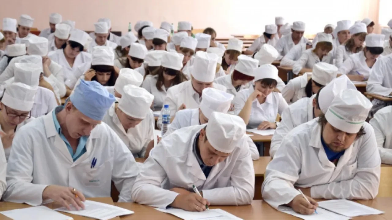 Қазақстанда болашақ дәрігерлердің оқу мерзімін 7 жылға ұзарту ұсынылды