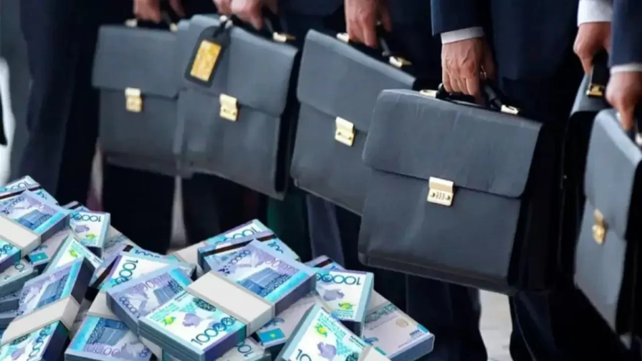 Мемлекеттік қызметкерлердің орташа жалақысы қанша екені белгілі болды