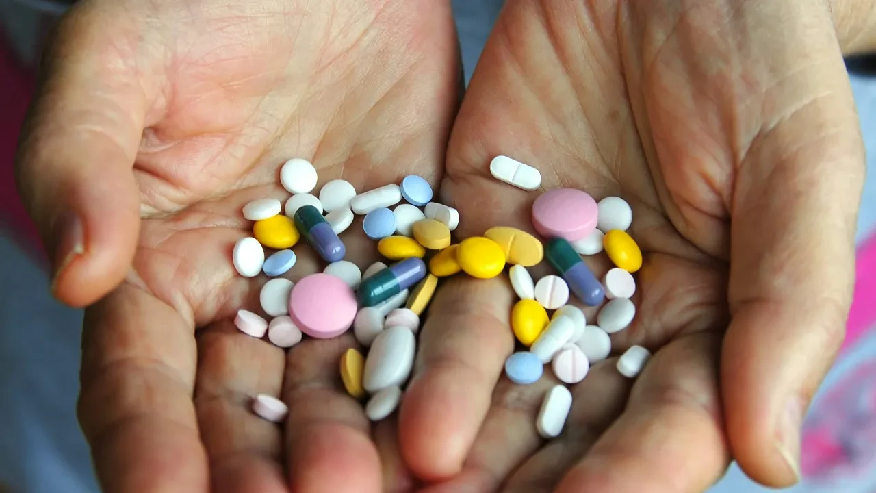 В Алматы собирают использованные медикаменты