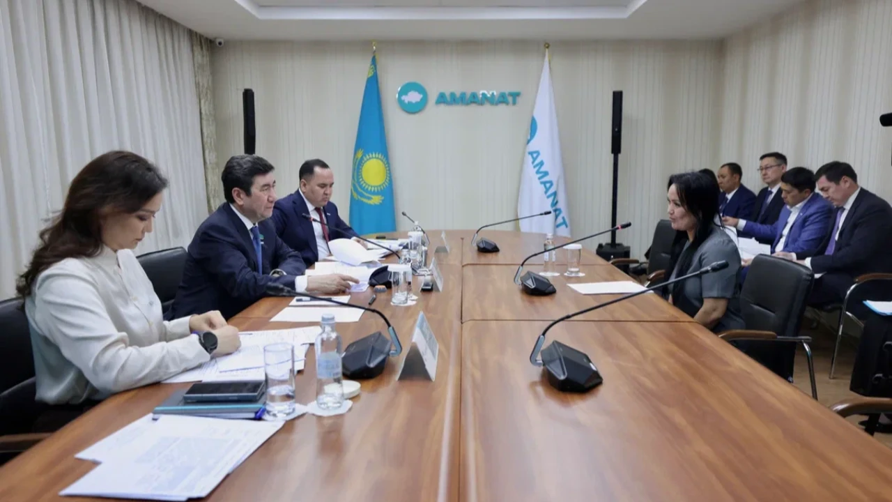 Халықтың үні партия бағдарламасына енеді: Қошанов азаматтармен кездесті